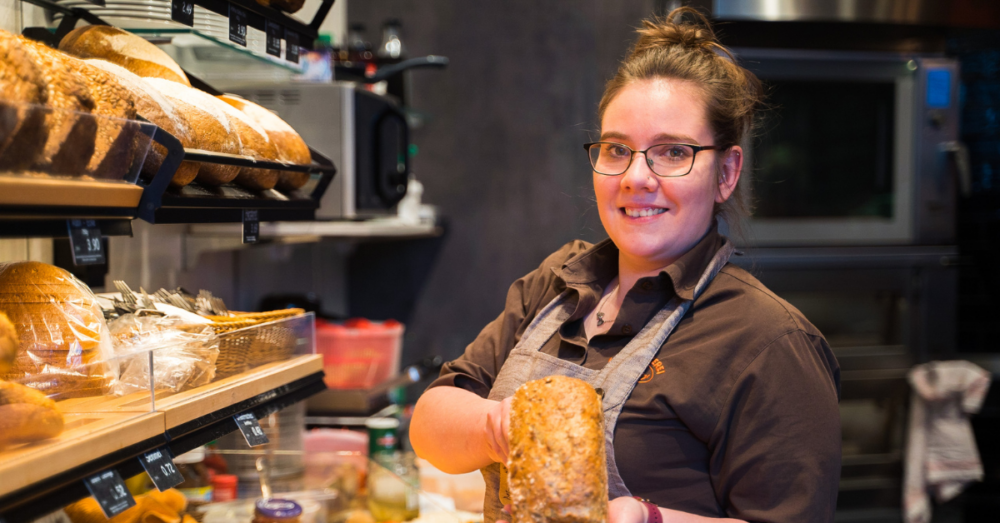 Verkäuferin bei der Landbäckerei Schröder in Jessen