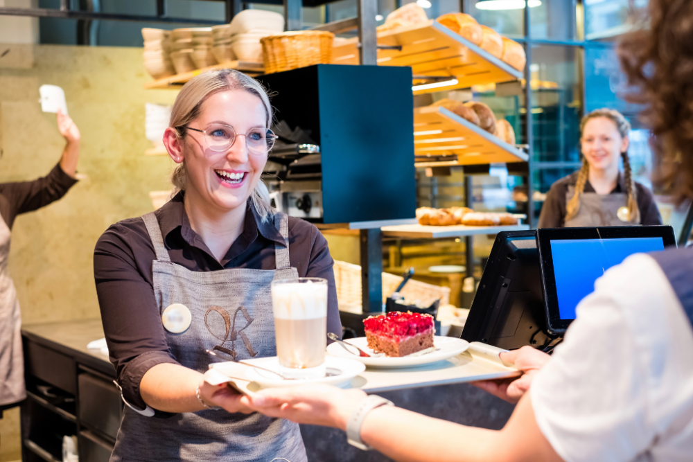 Verkäuferin der Bäckerei Riedmeier