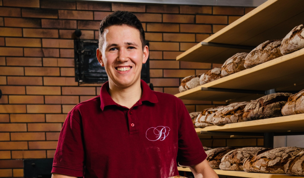 Verkäufer bei der Bäckerei Burkard in Pommersfelden